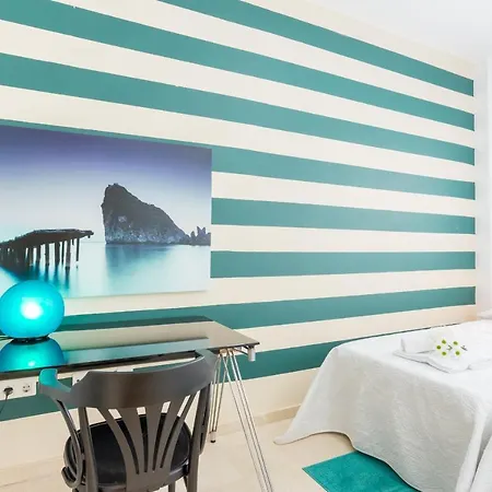 Apartment Gr1-xl Apt For Big Groups-15min On Foot To Old Town Malaga